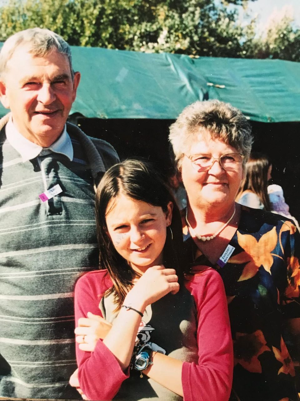 Léonie avec sa grand-mère Marie-Françoise